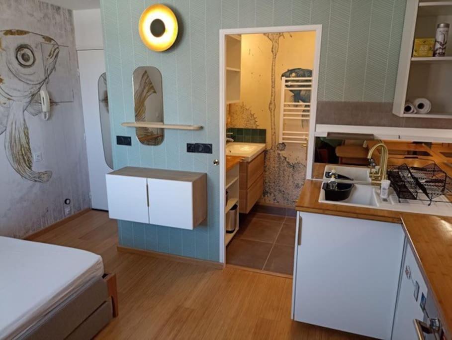 Appartement, Place Morny. *