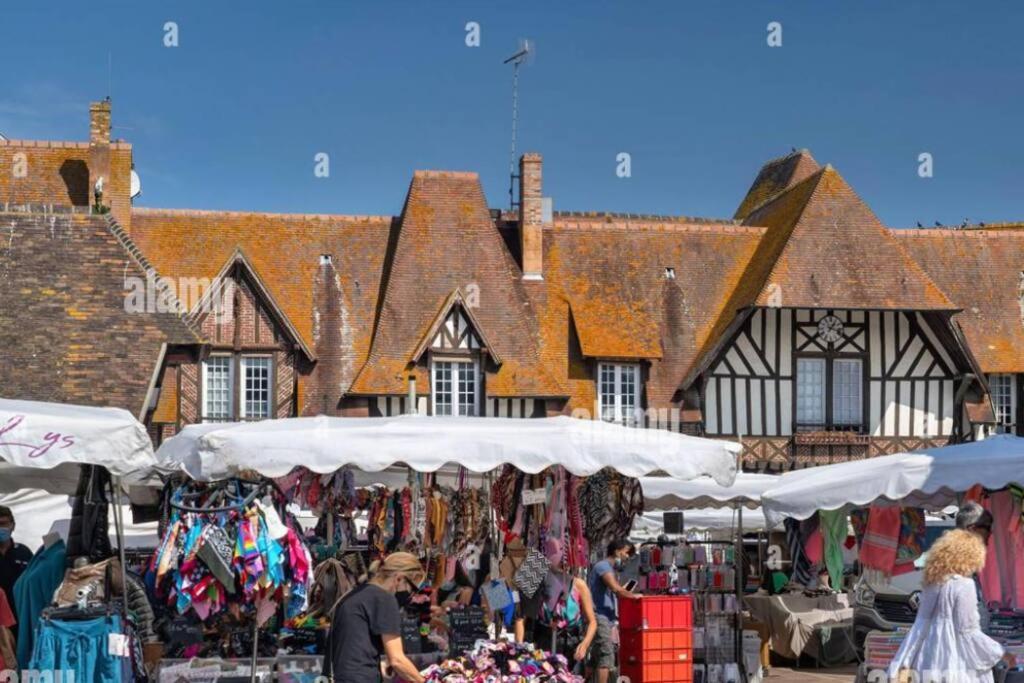 Appartement, Place Morny. Deauville