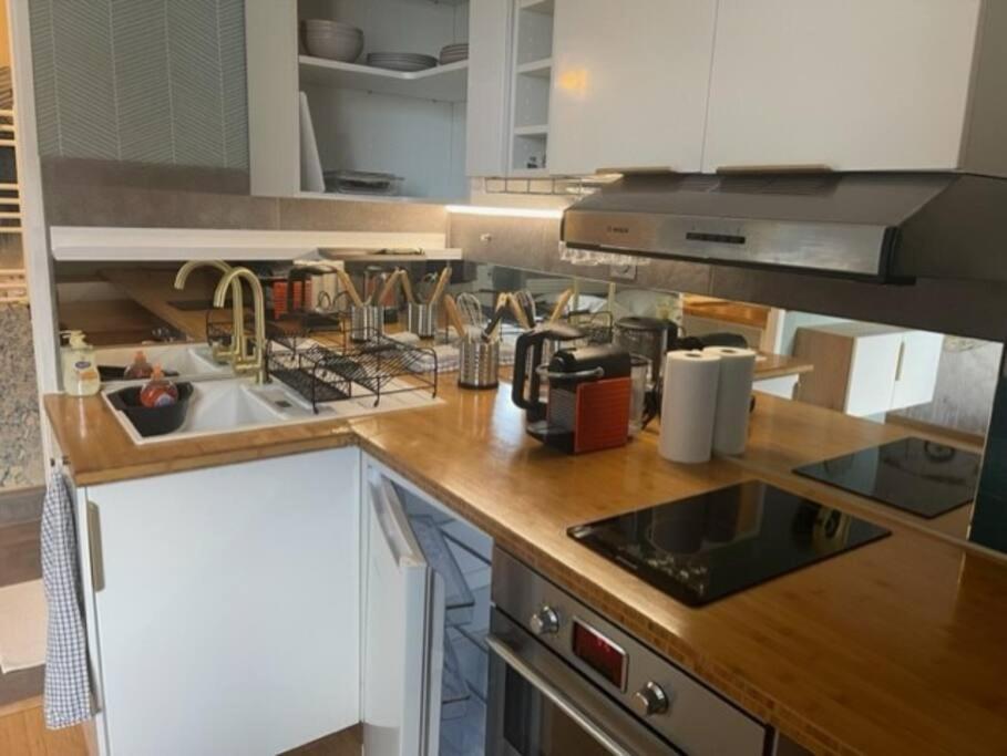 Appartement, Place Morny. Apartment *